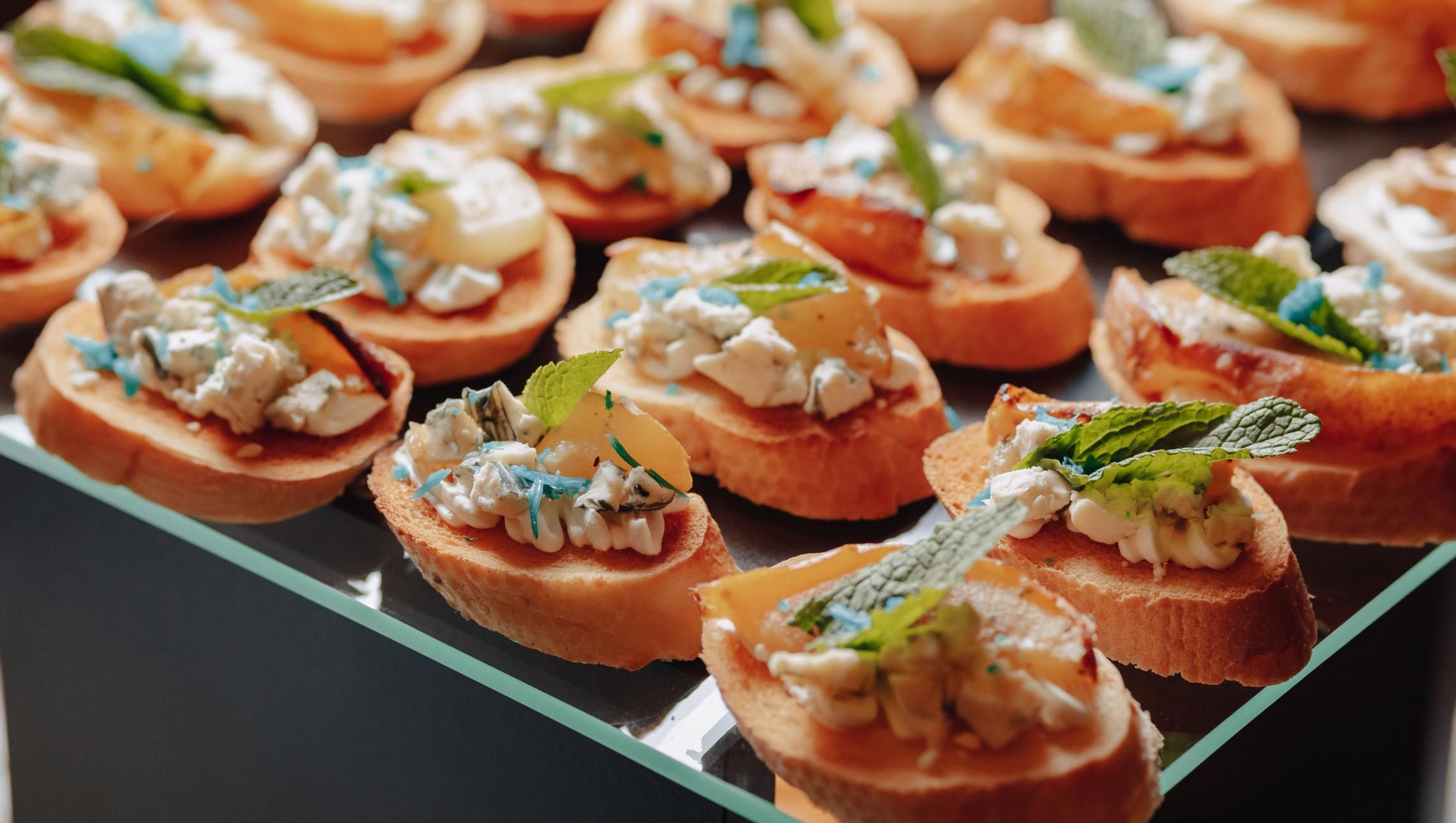 Snitter pent dekorert og dandert til catering